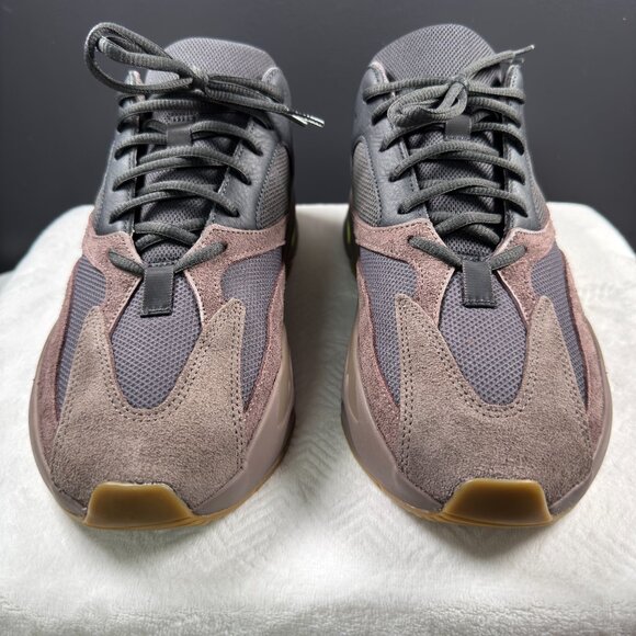 Adidas Yeezy Boost 700 ‘Mauve’ | Size 11.5 | Gently Used w/ Box - Picture 3 of 9